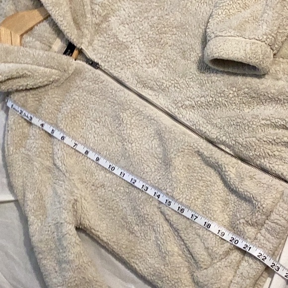 Abercrombie & Fitch Cozy Sherpa Full Front Zip Hoodie Small - Picture 5 of 8